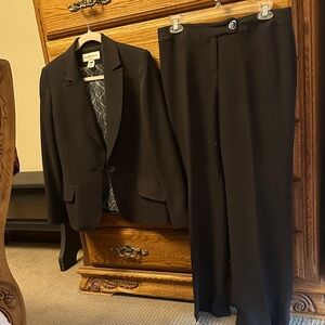 Jones New York Women’s dark gray suit